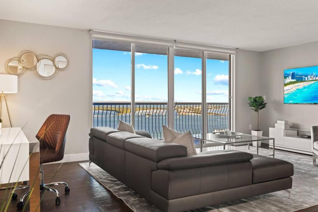 Ocean View 35th Floor, In The Heart Of *