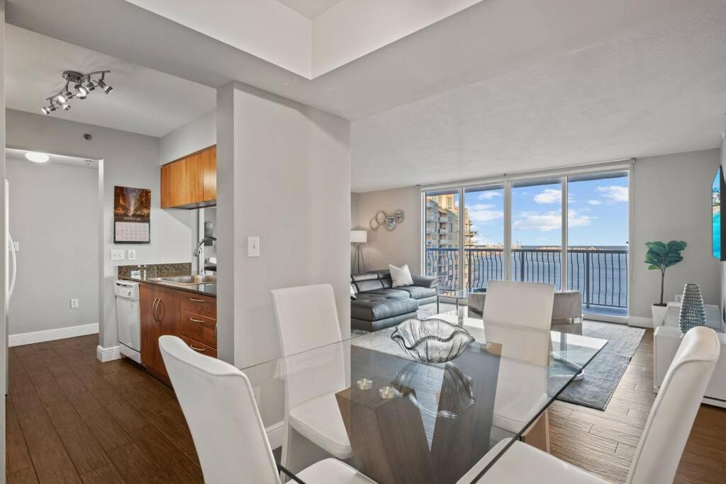 Ocean View 35th Floor, In The Heart Of Apartment *