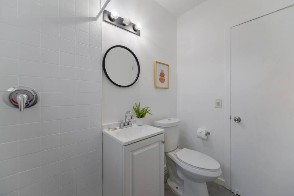 Wonderful And Calm In Apartment