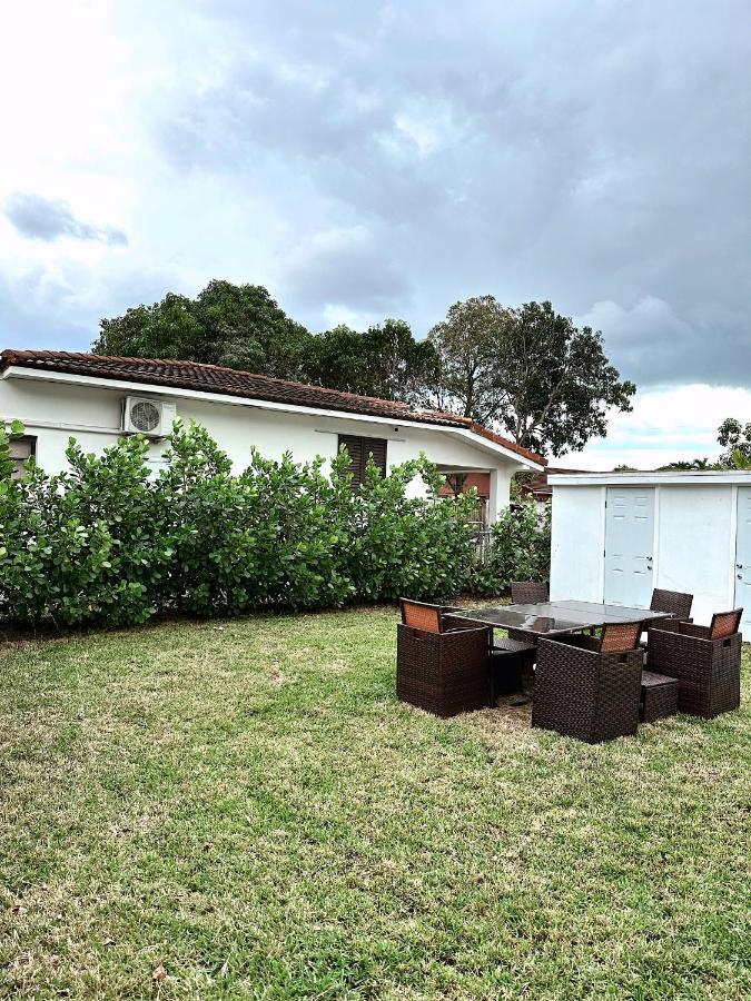 Holiday home New Comfy And Modern House Near Airport