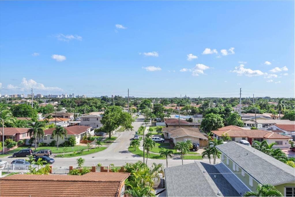 Near Airport 2 Story 2 Bedroom W/ Balcony Miami