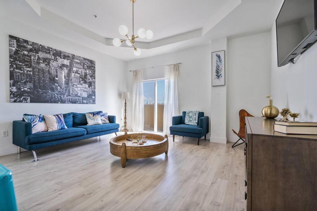 Apartment Near Airport 2 Story 2 Bedroom W/ Balcony Miami