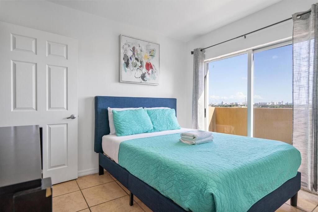 Near Airport 2 Story 2 Bedroom W/ Balcony Miami