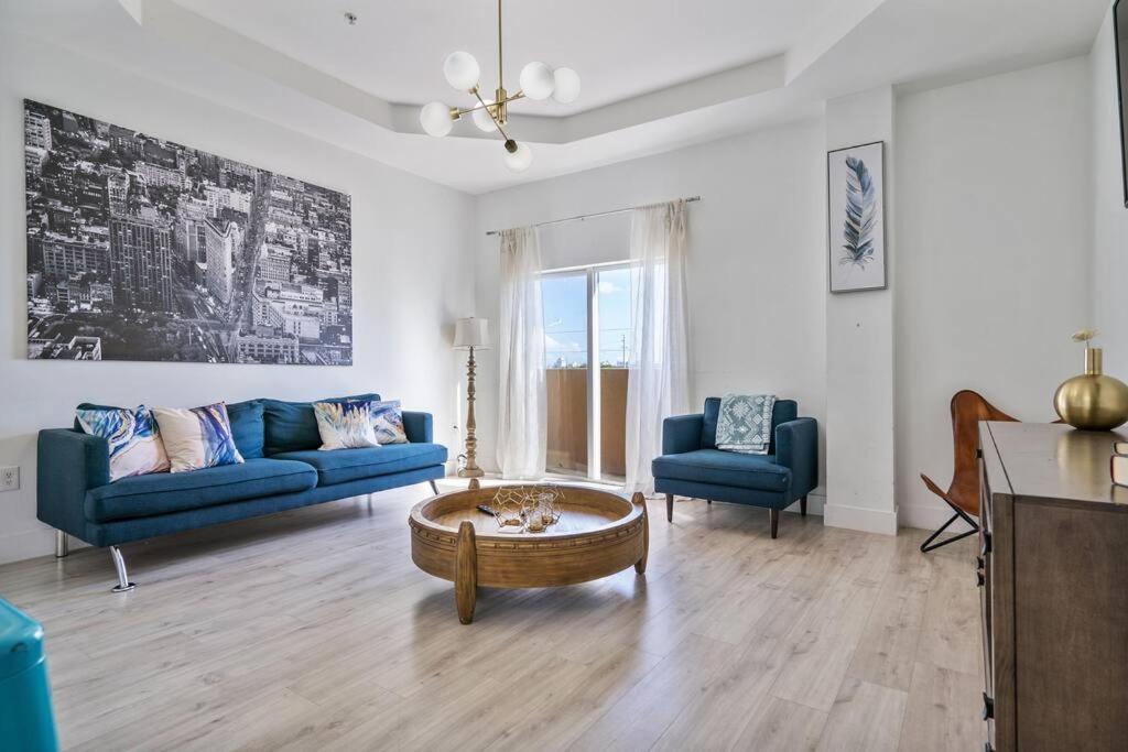 Near Airport 2 Story 2 Bedroom W/ Balcony Miami