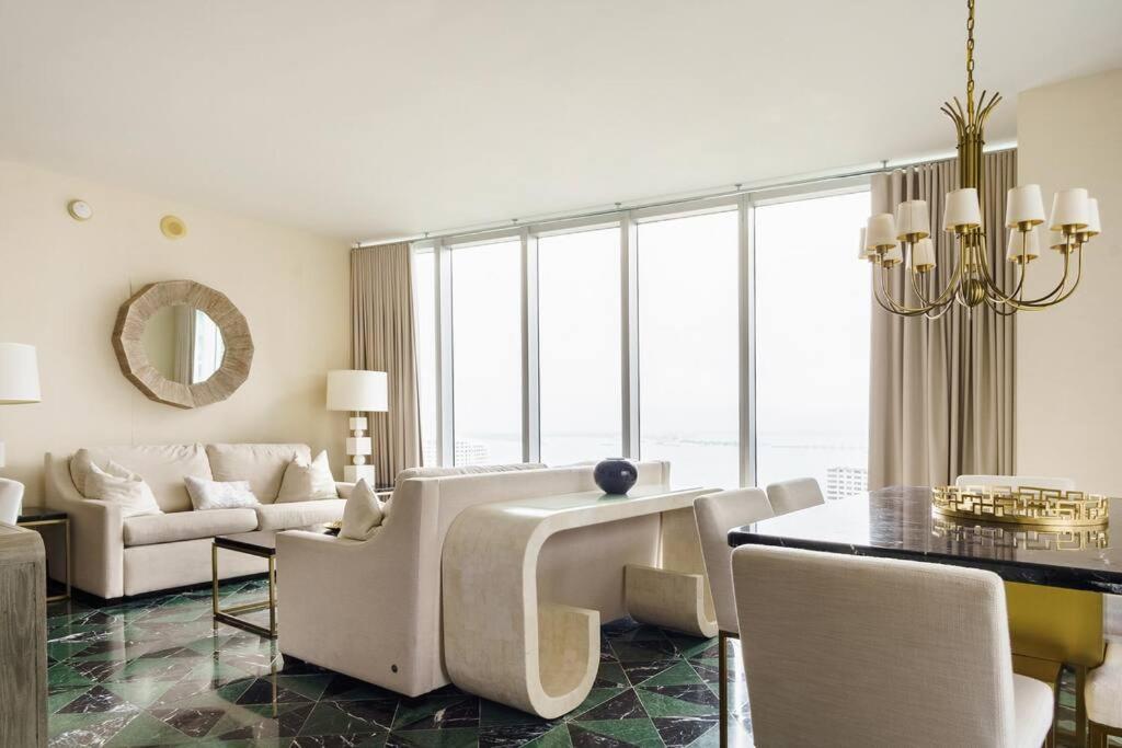 2 Bedroom With Stunning Views At The W Residences *
