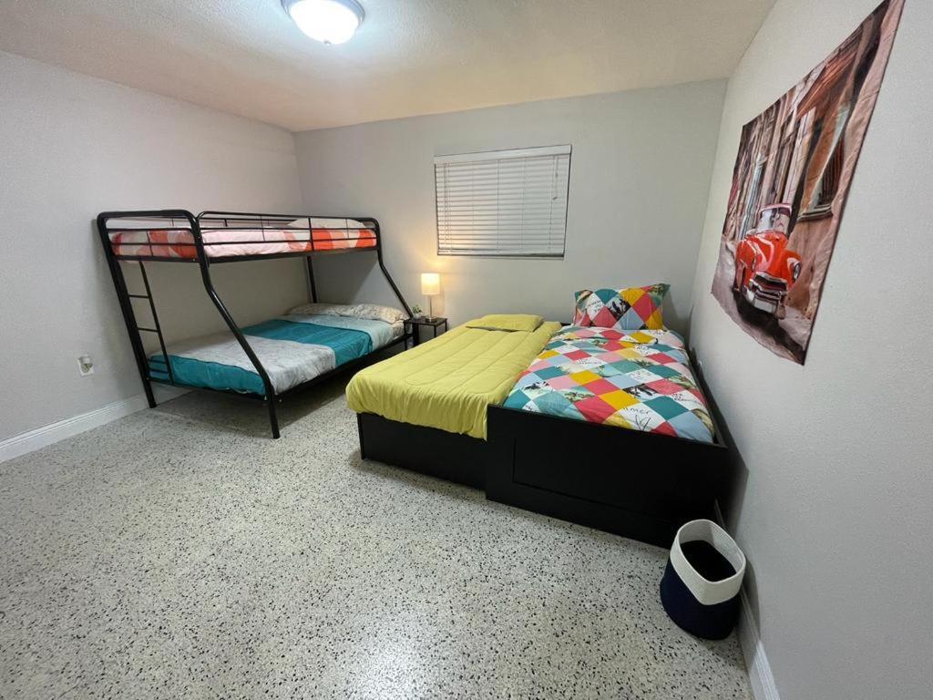 Apartment Sleeps 8, Havana Nights In Miami