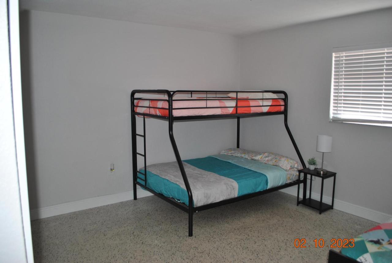 Sleeps 8, Havana Nights In