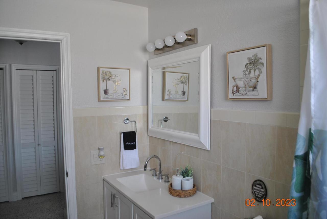 Sleeps 8, Havana Nights In Apartment Miami