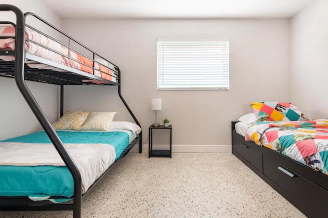 Sleeps 8, Havana Nights In Apartment