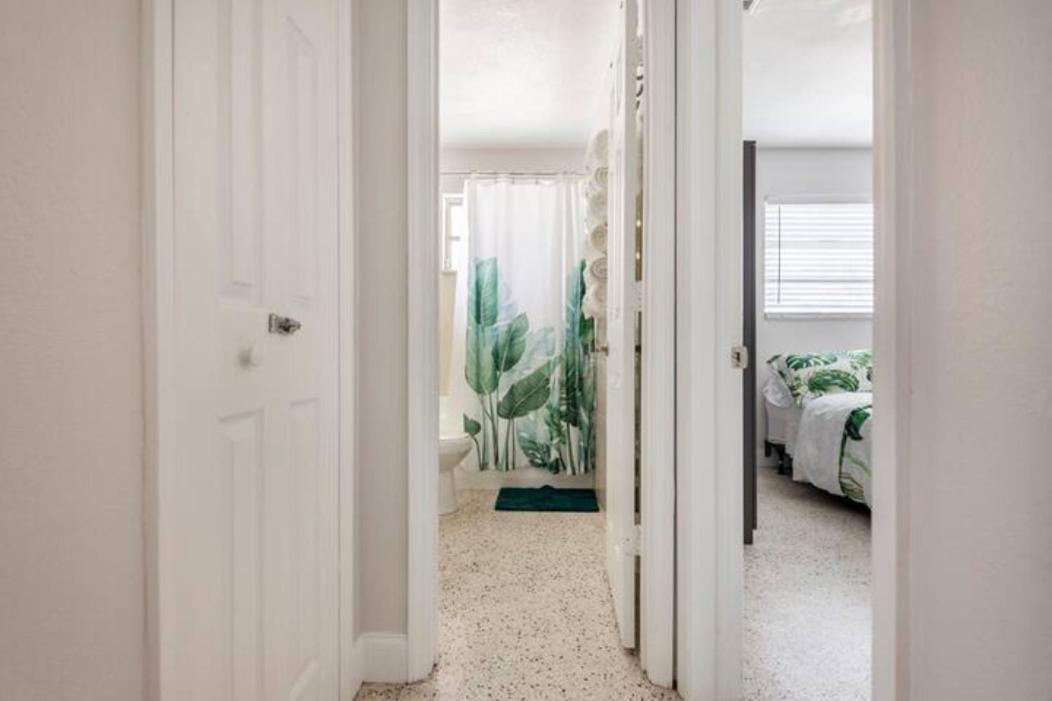 Sleeps 8, Havana Nights In Apartment Miami
