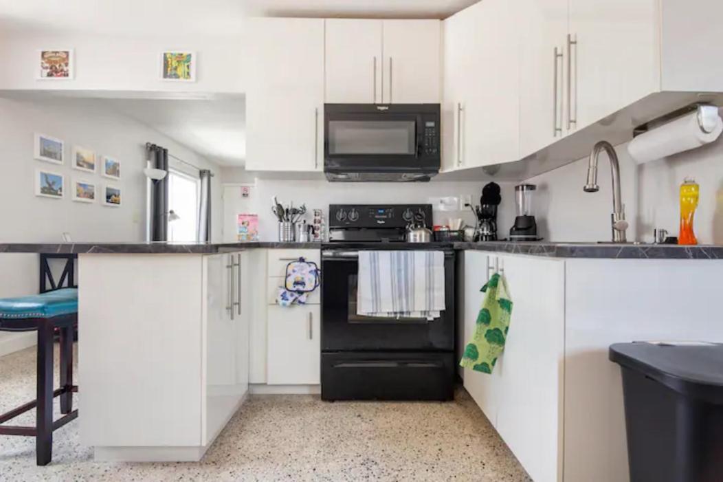Sleeps 8, Havana Nights In Apartment Miami