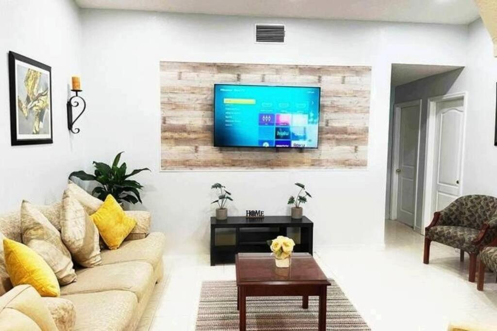 Amazing & Cozy Duplex Near Zoo ! *