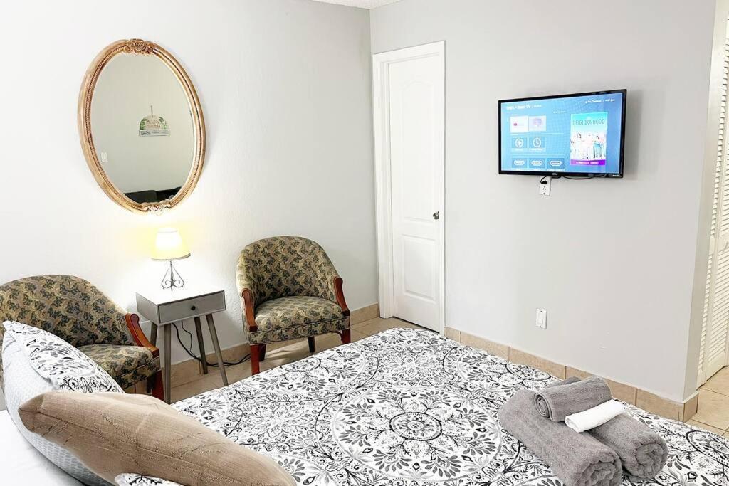 Amazing & Cozy Duplex Near Zoo ! * Miami
