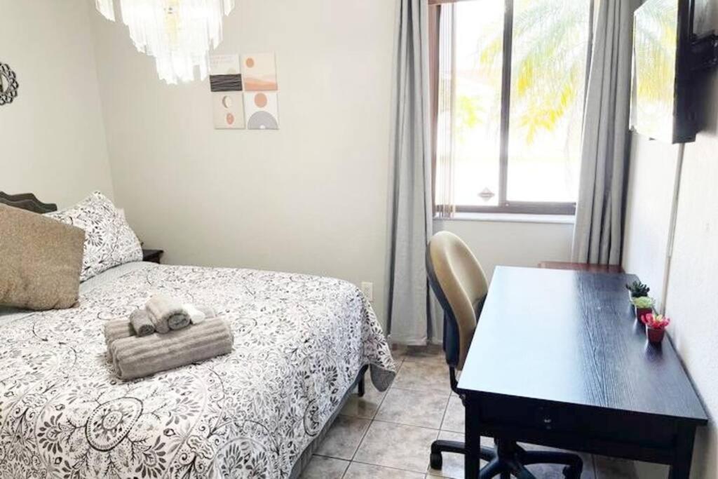 Amazing & Cozy Duplex Near Zoo ! Miami