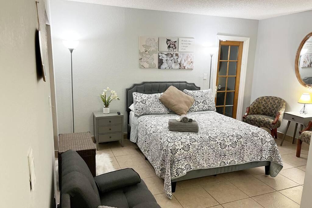 Amazing & Cozy Duplex Near Zoo ! Holiday home *
