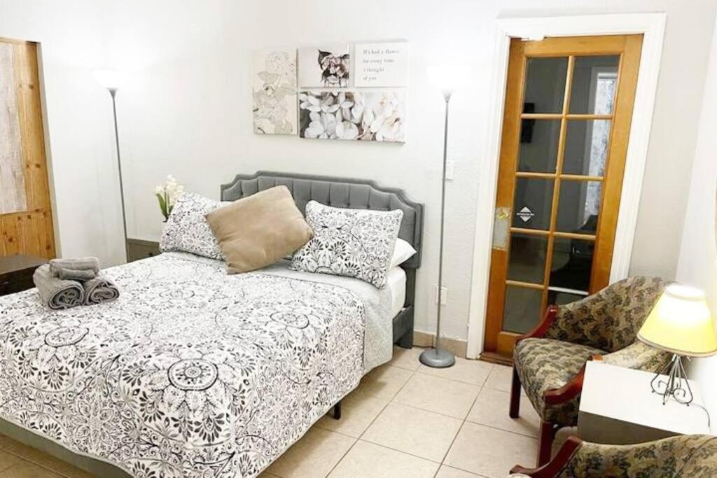 Amazing & Cozy Duplex Near Zoo ! *