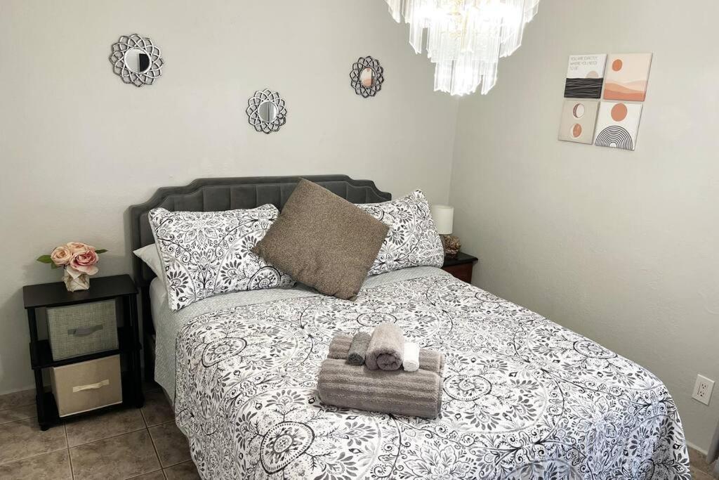 Amazing & Cozy Duplex Near Zoo ! Holiday home