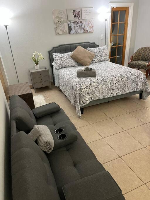 Amazing & Cozy Duplex Near Zoo ! Holiday home Miami