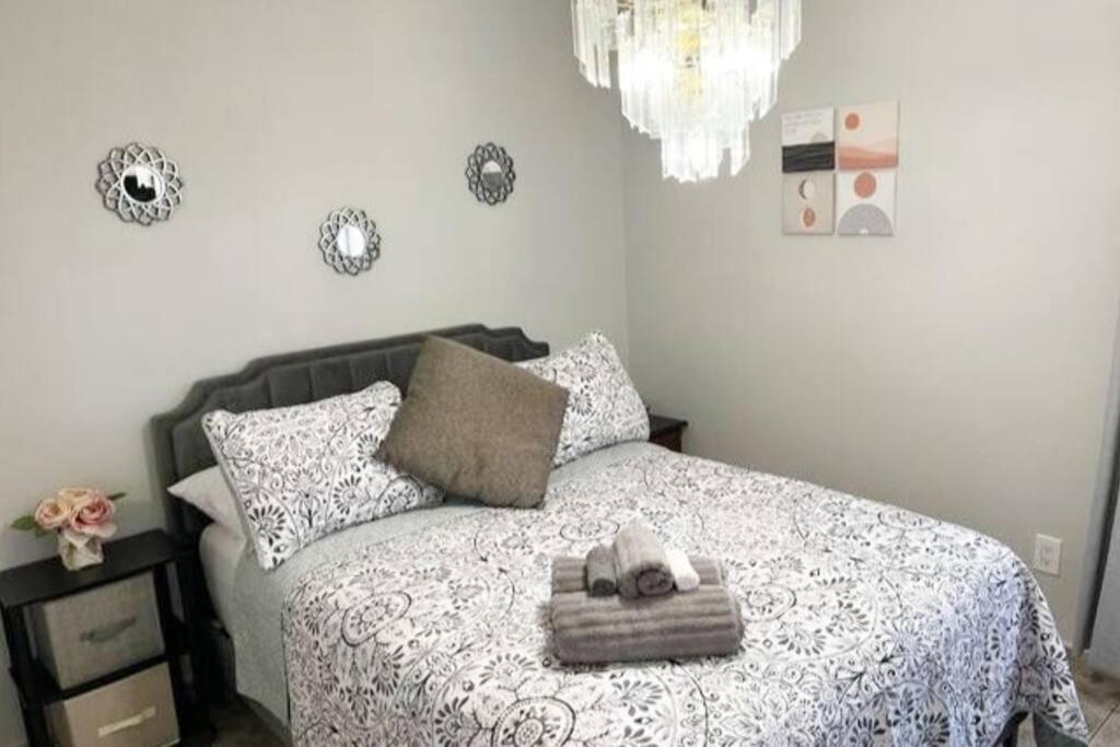 Amazing & Cozy Duplex Near Zoo ! Holiday home Miami