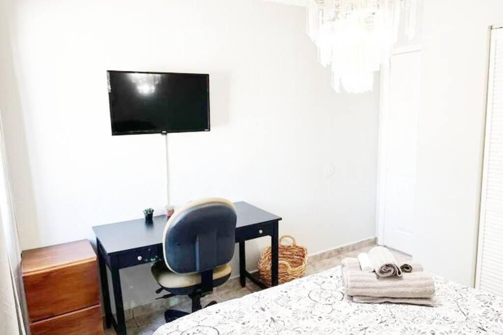 Amazing & Cozy Duplex Near Zoo ! Holiday home