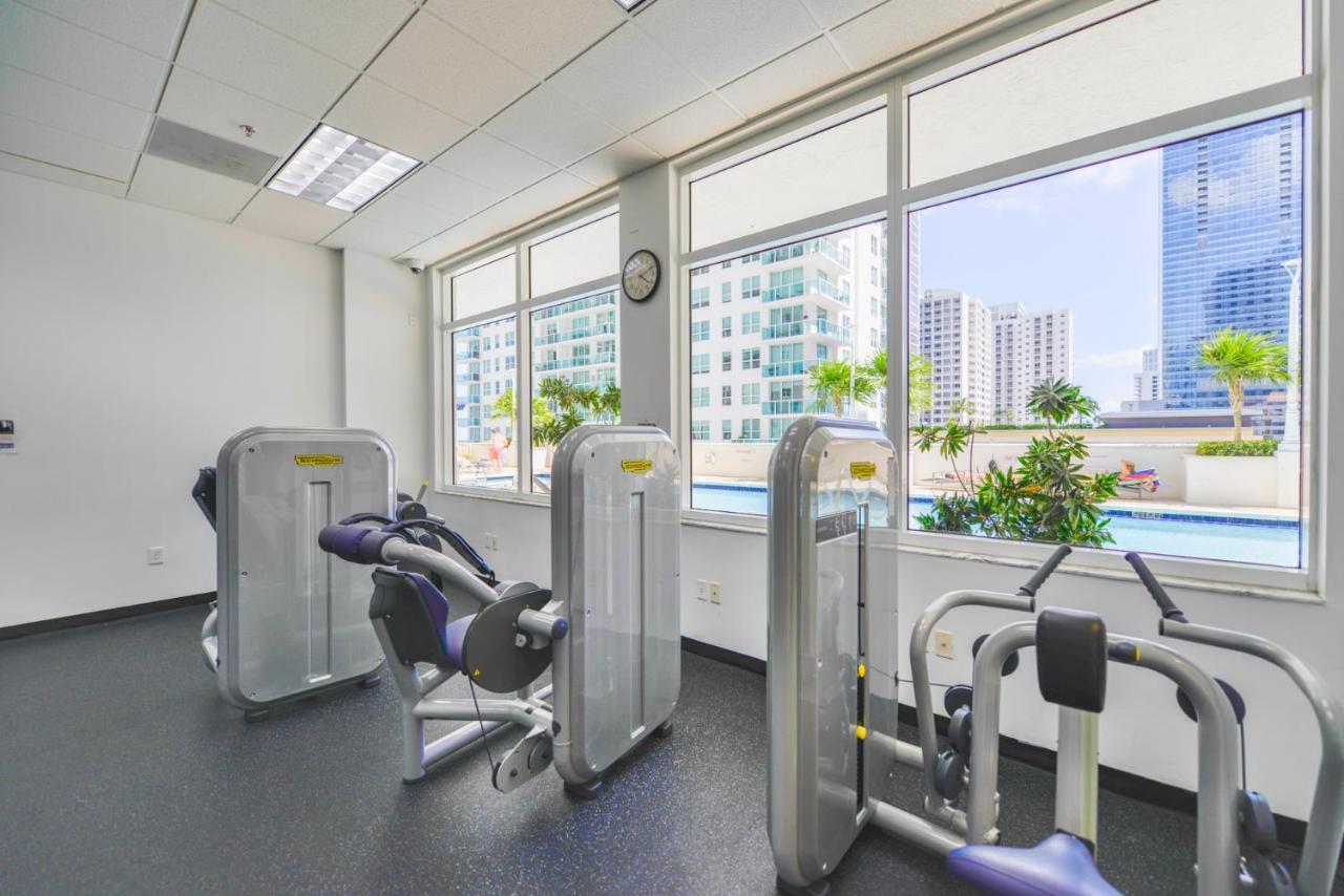 Fantastic 2br On 31st Floor Free Parking Apartment