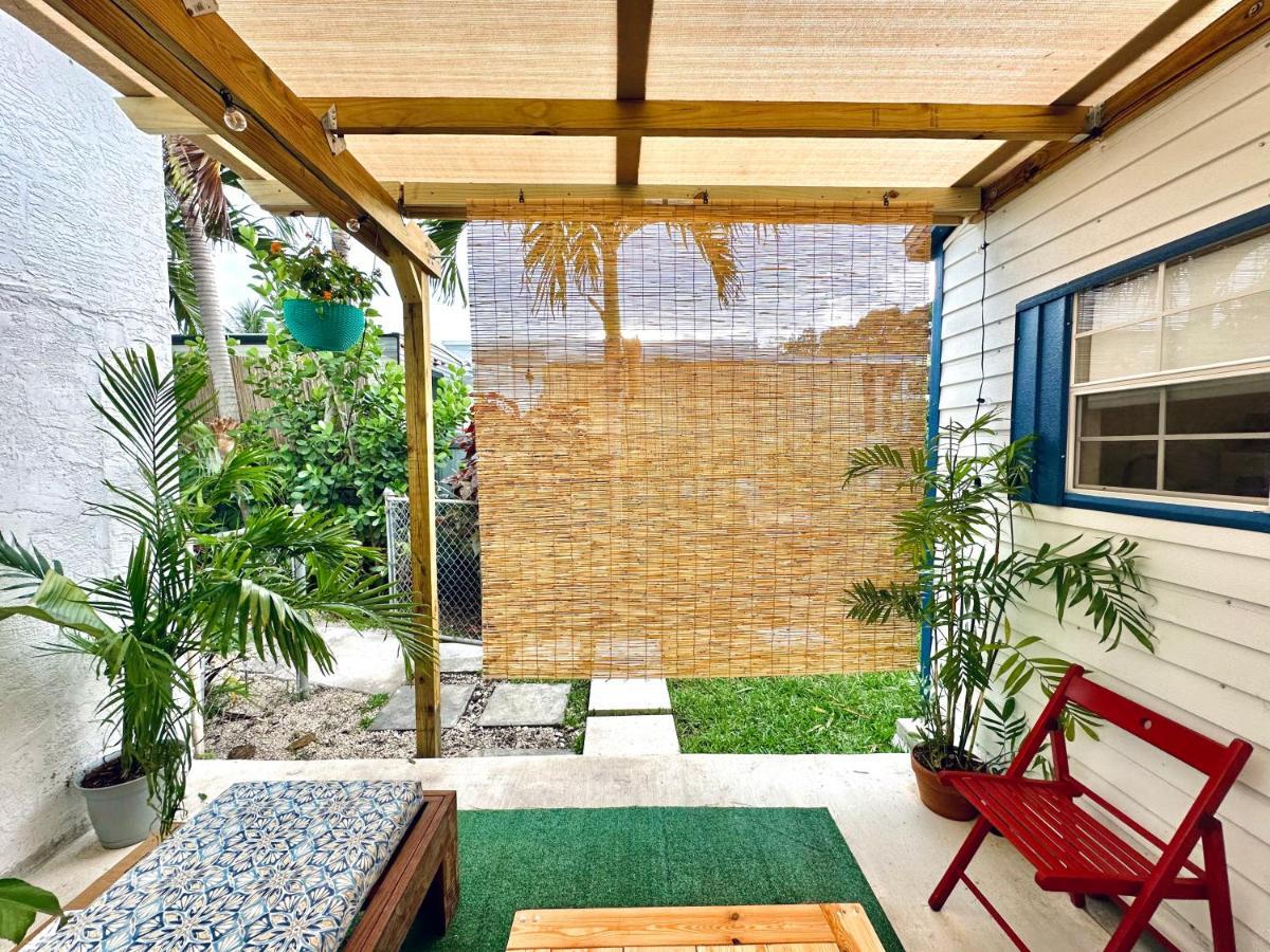 Beach Guests House * Miami