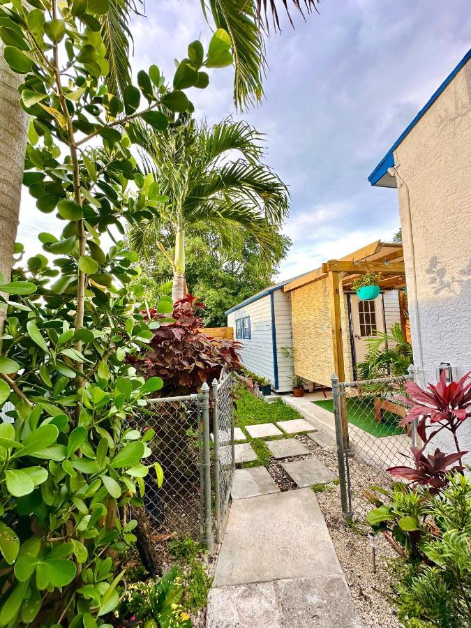 Beach Guests House Homestay *
