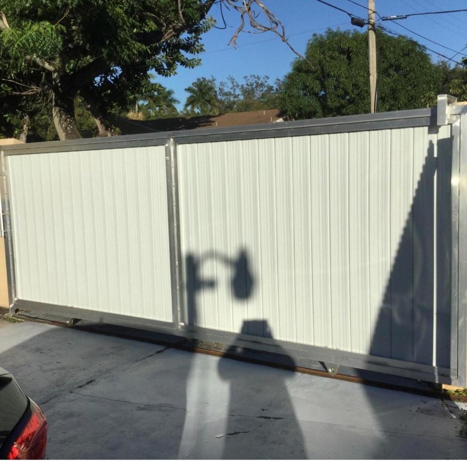 Homestay New Private Magic Of Miami, Gated Parking *