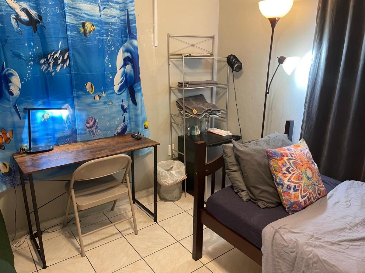Value Inside Miami, Near Airport, Beach, Center & Metro Homestay *