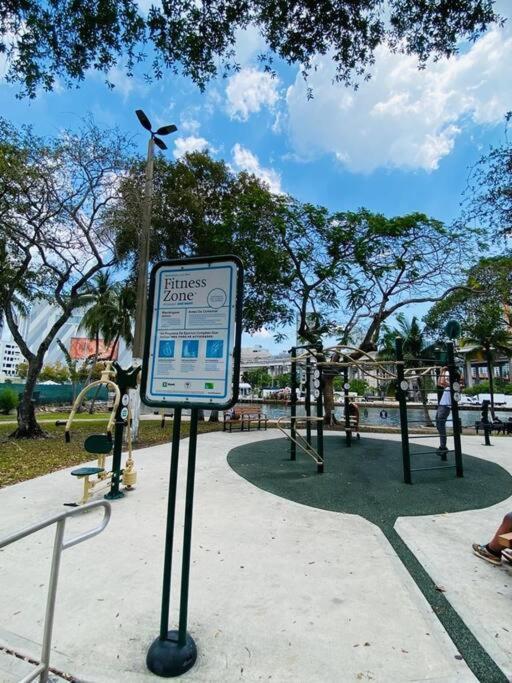 Cozy Near Brickell Apartment *