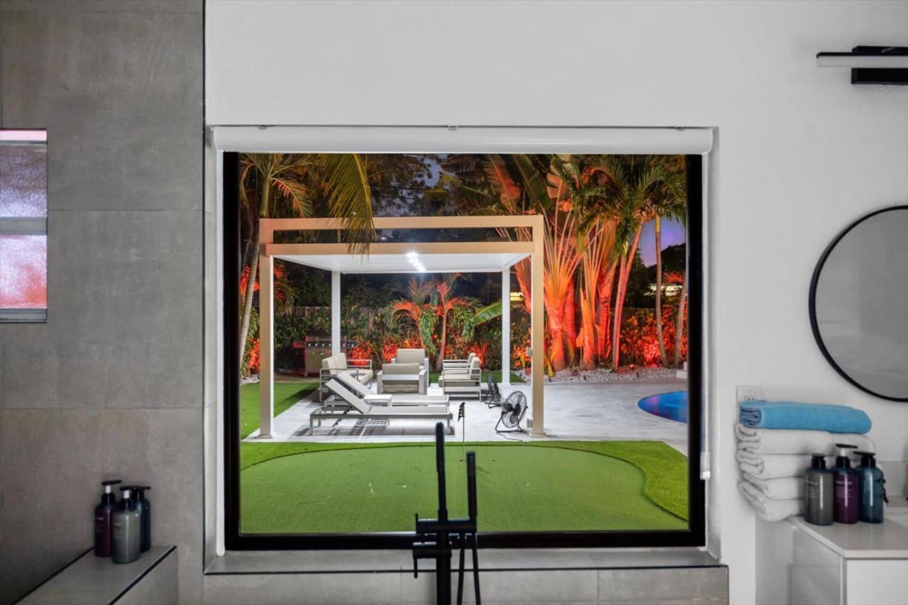 Holiday home Villalee-jungle Palm Island White Marble Pool Area