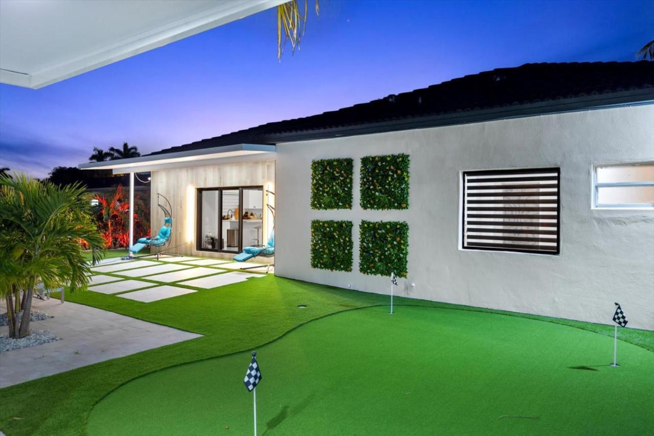 Holiday home Villalee-jungle Palm Island White Marble Pool Area