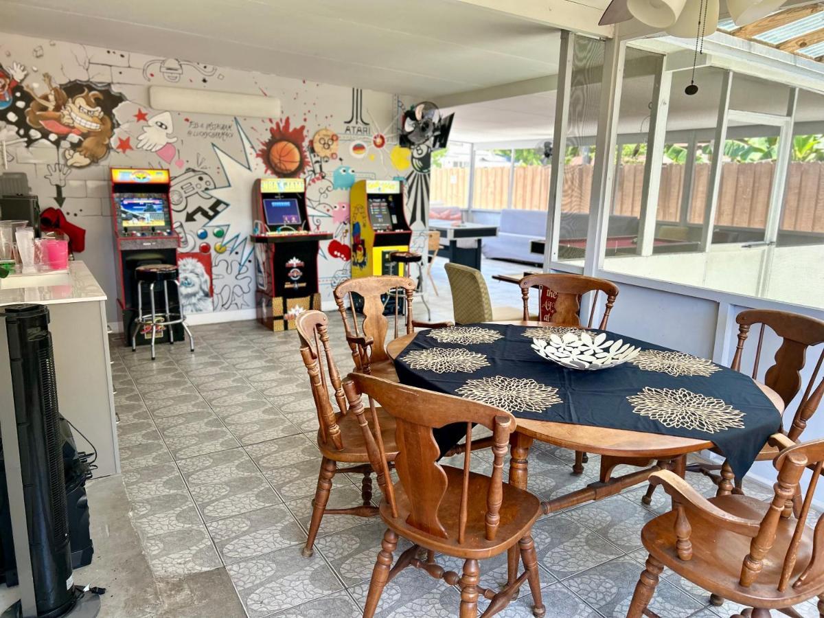 Main House 3 Bed 2 Bath & 1 Bed 1 Bath