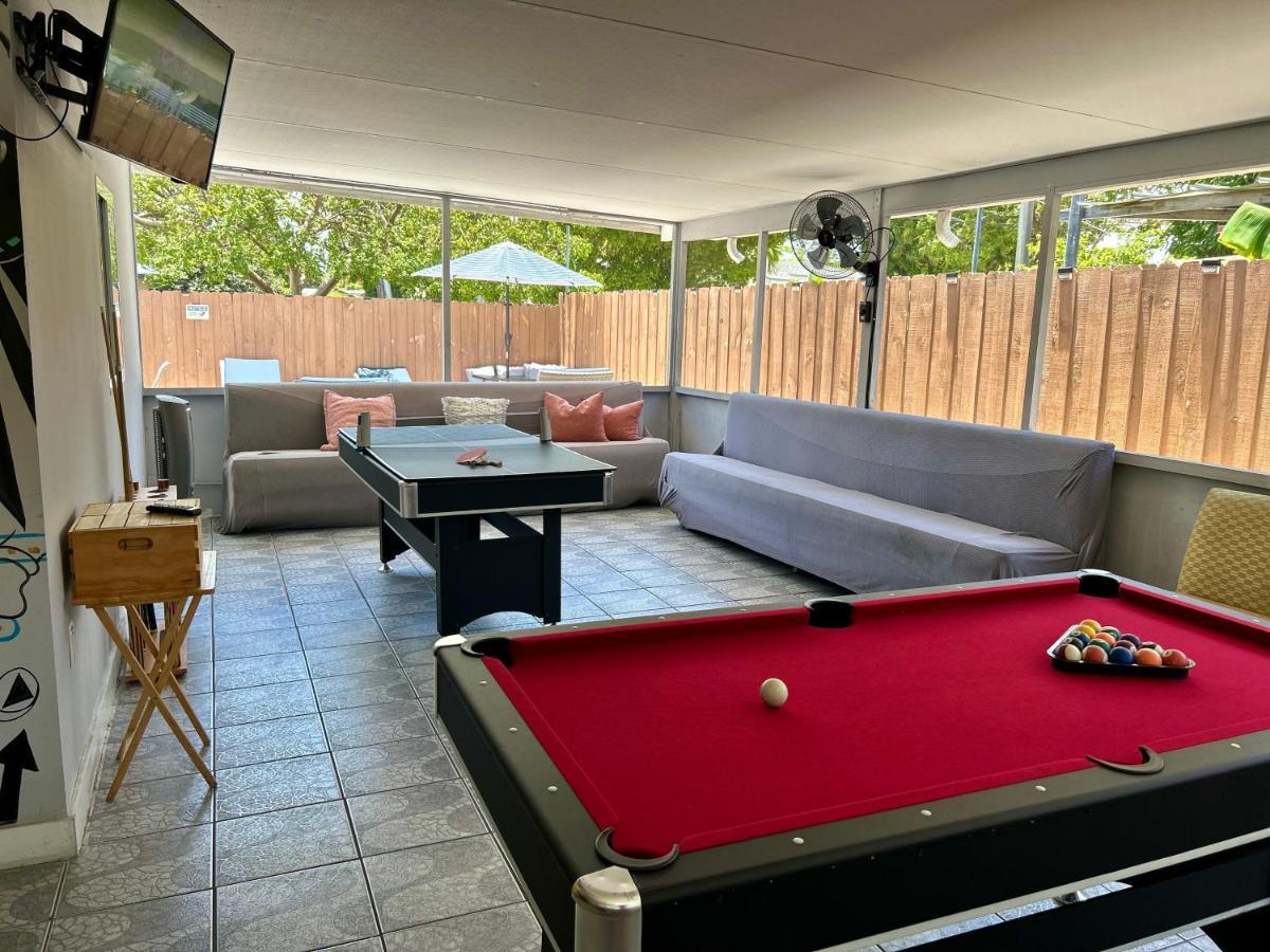 Main House 3 Bed 2 Bath & 1 Bed 1 Bath Miami