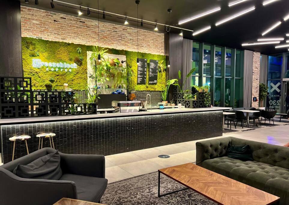 Apartment Ocean View With Balcony, Kitchen, Gym, Restaurants And Rooftop Pool Miami
