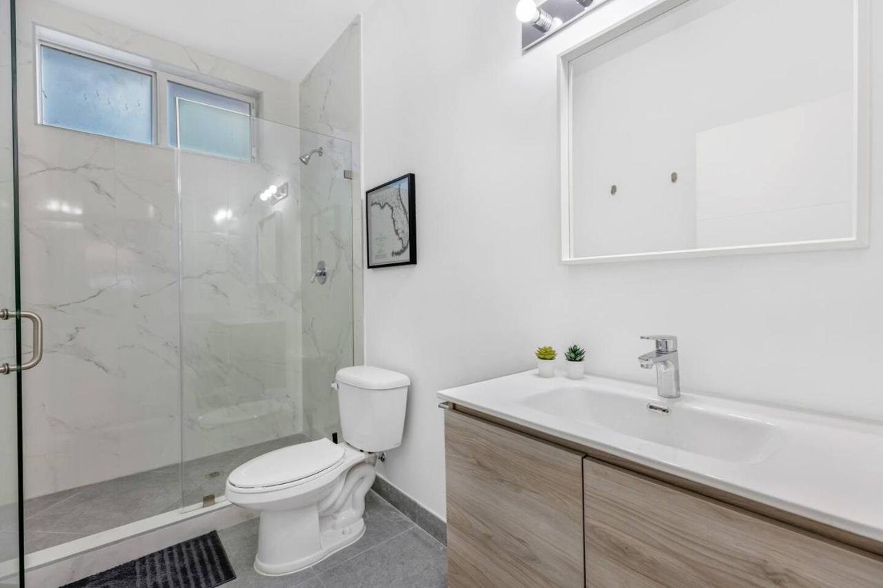 Up To 16 Guests! Modern House Near Wynwood Miami