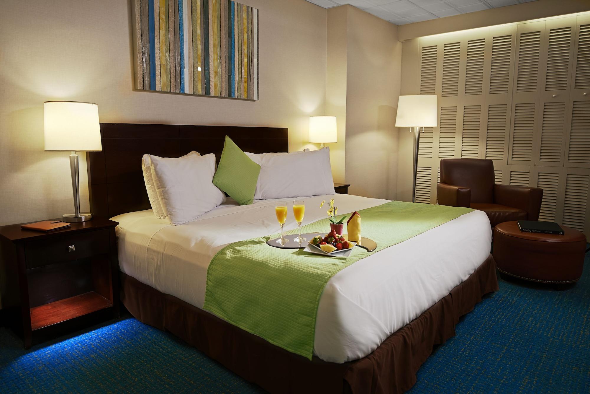 Hotel Miami International Airport 3*