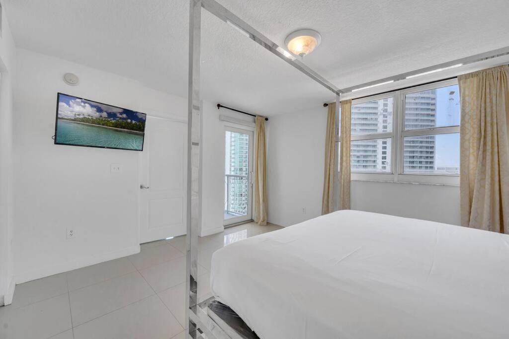 Luxurious Private Unit With Parking * Miami