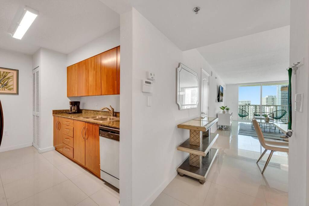 Apartment Luxurious Private Unit With Parking Miami