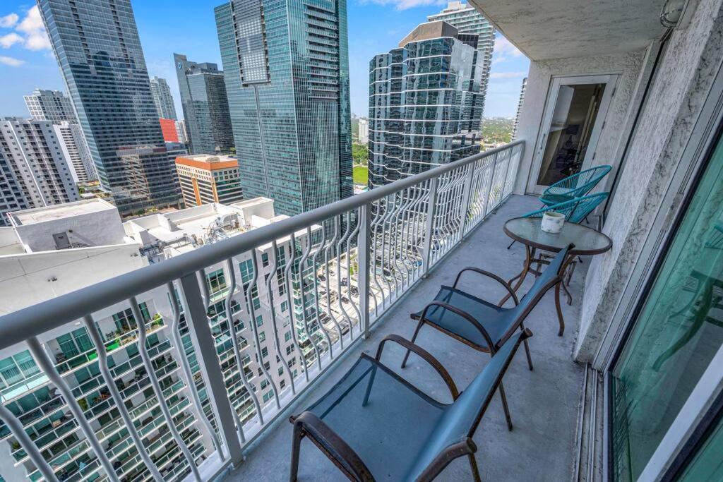 Luxurious Private Unit With Parking Apartment Miami