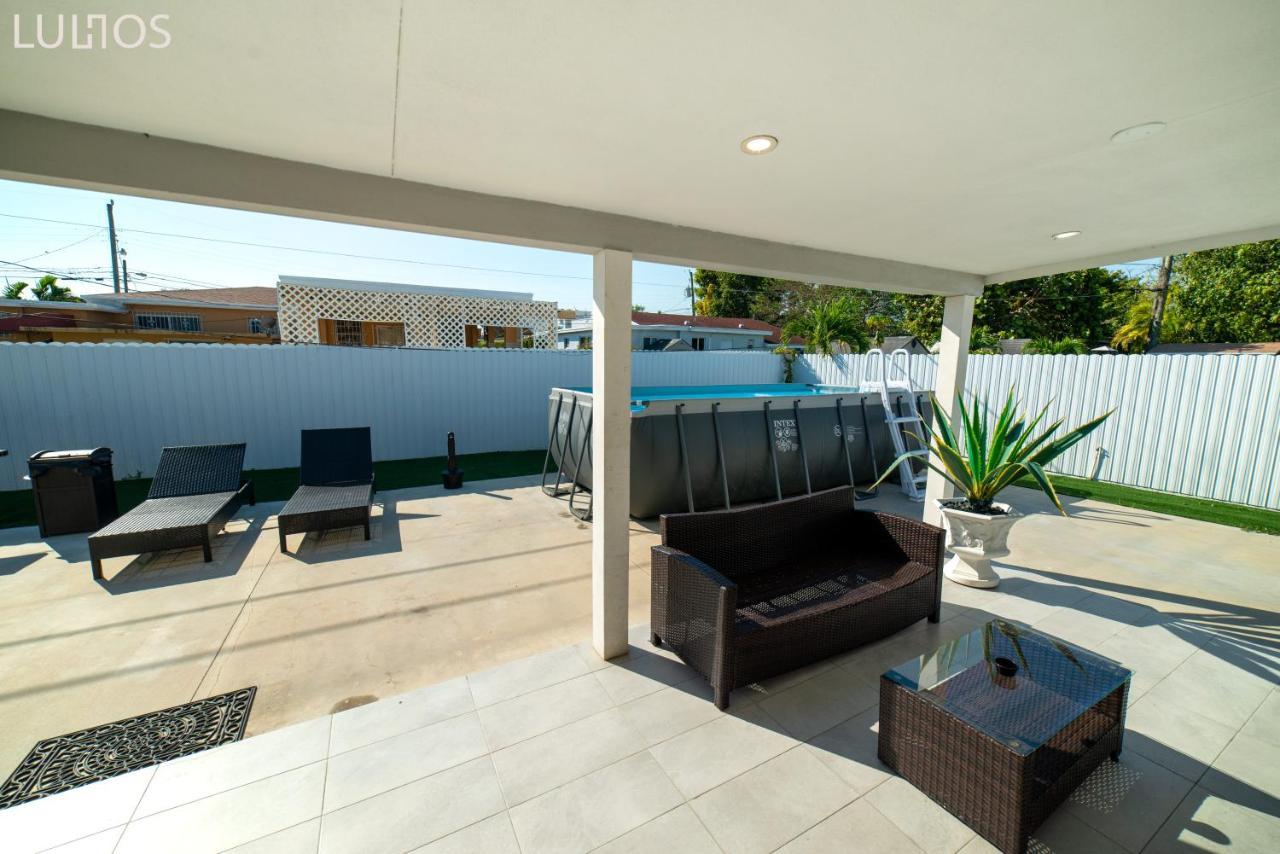 Modern 6 Bedroom With Pool And Bbq In L34 Holiday home *