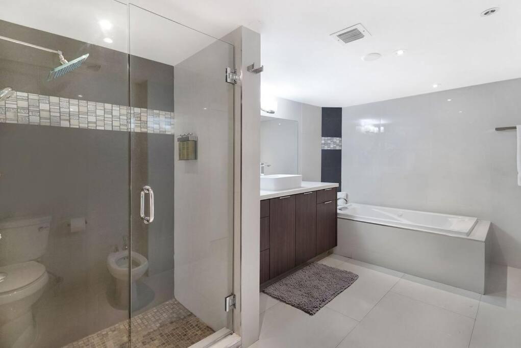 Seaduced By Skyline And Bay Views! Miami