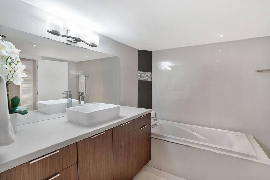 Seaduced By Skyline And Bay Views! Apartment *
