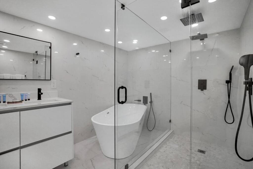 Make It Happen! Brand New With Amazing Water Views Miami