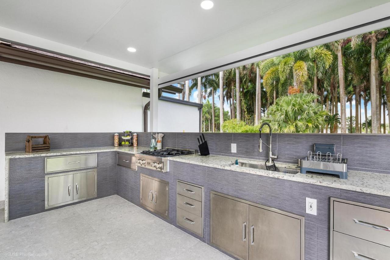 Island Paradise - Pickleball, Football, Pool Bliss L61