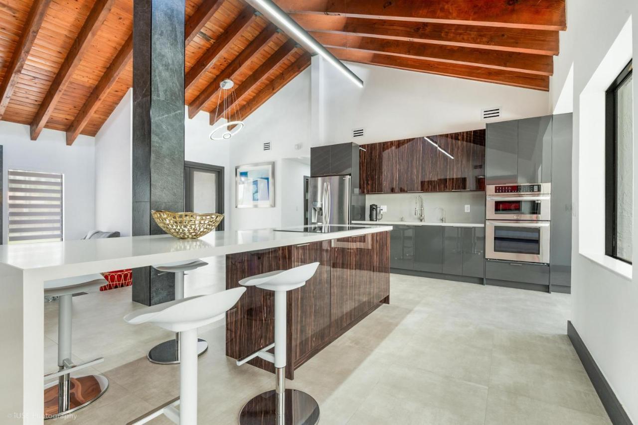 Island Paradise - Pickleball, Football, Pool Bliss L61 Miami