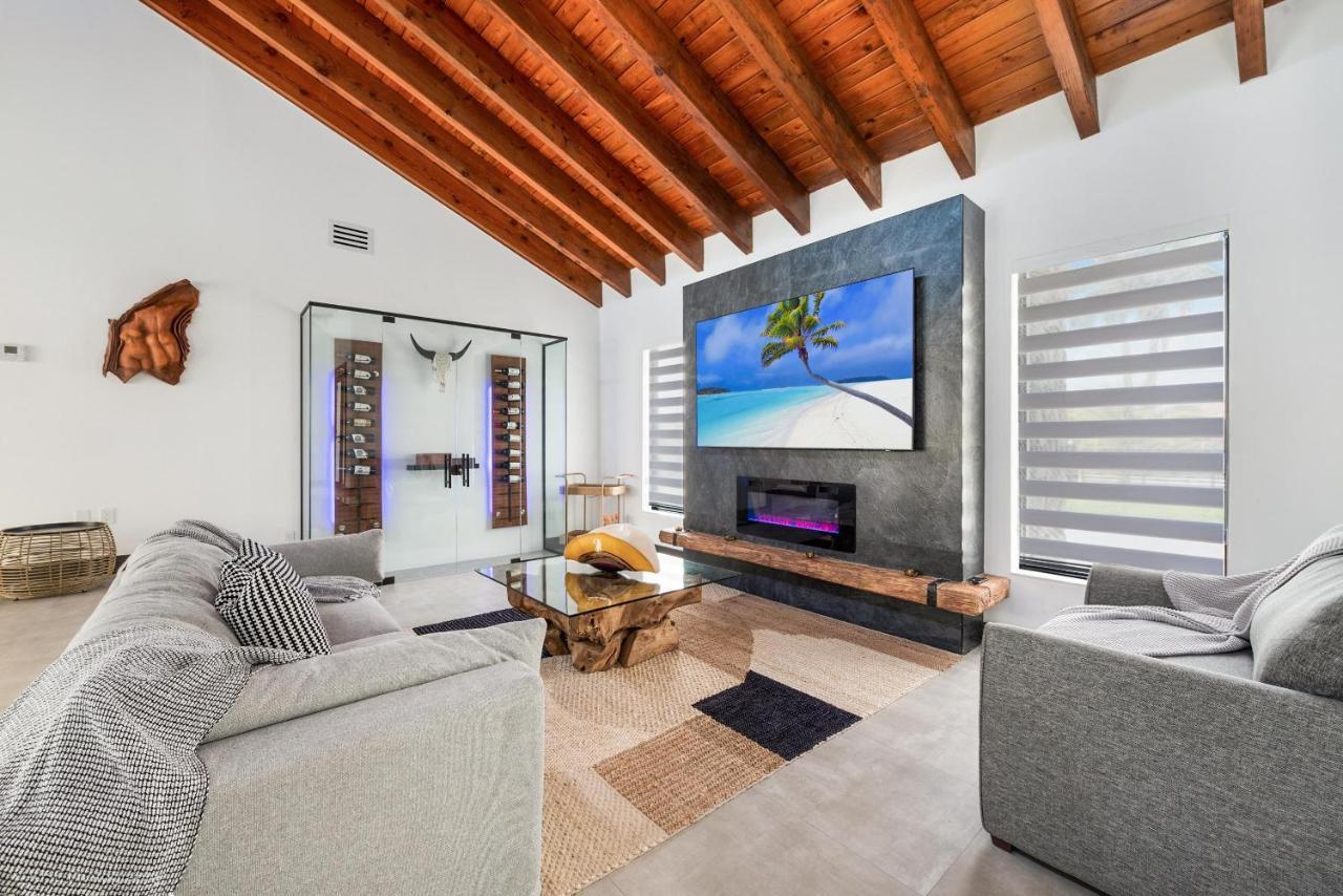 Island Paradise - Pickleball, Football, Pool Bliss L61 *
