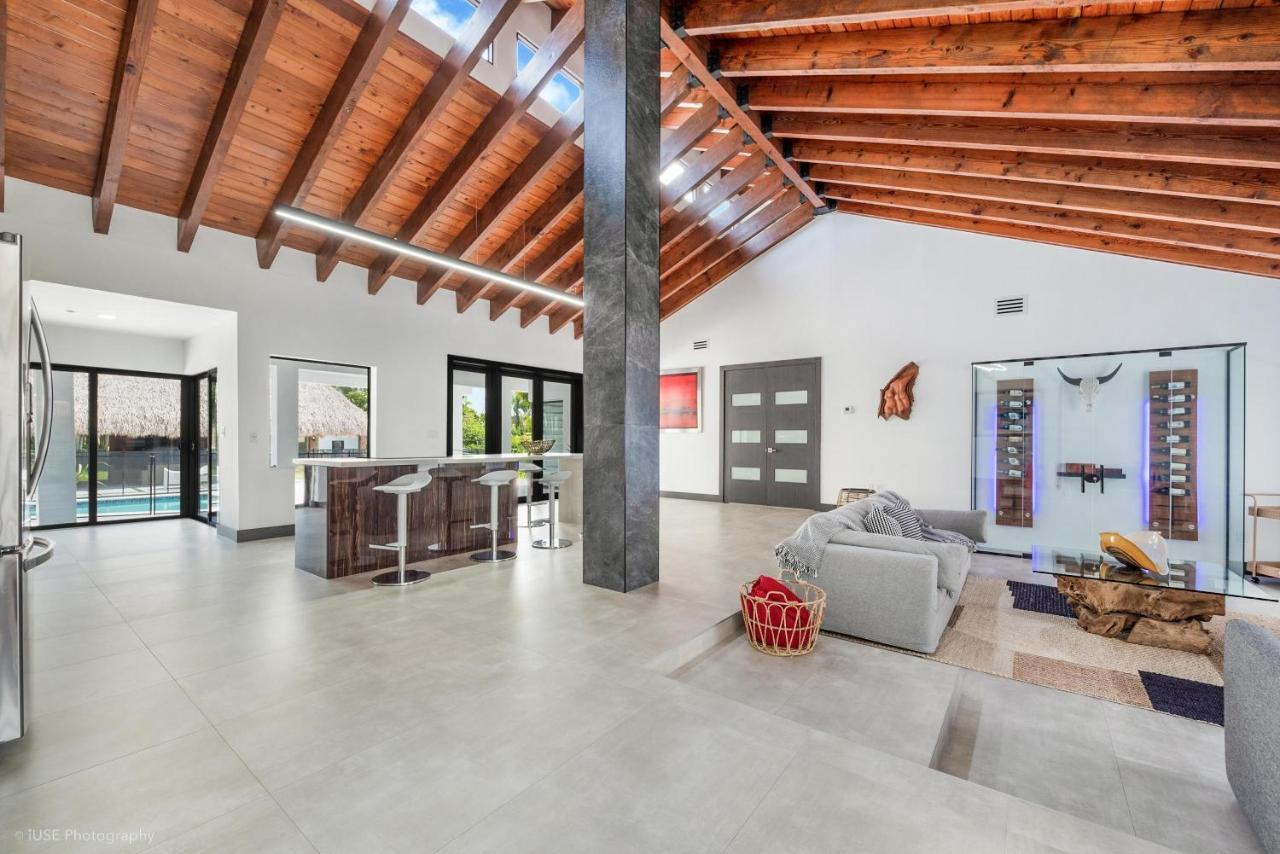 Island Paradise - Pickleball, Football, Pool Bliss L61 * Miami