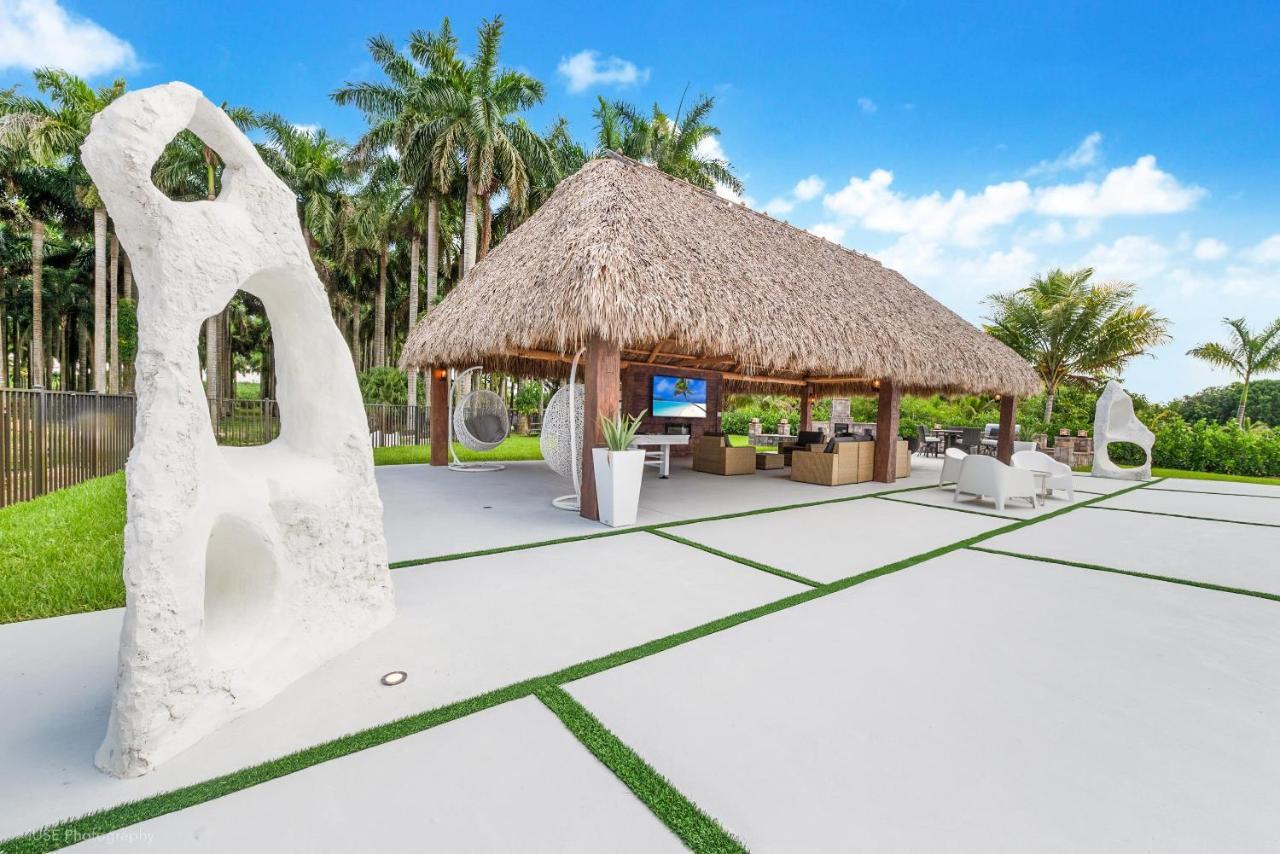 Island Paradise - Pickleball, Football, Pool Bliss L61 * Miami