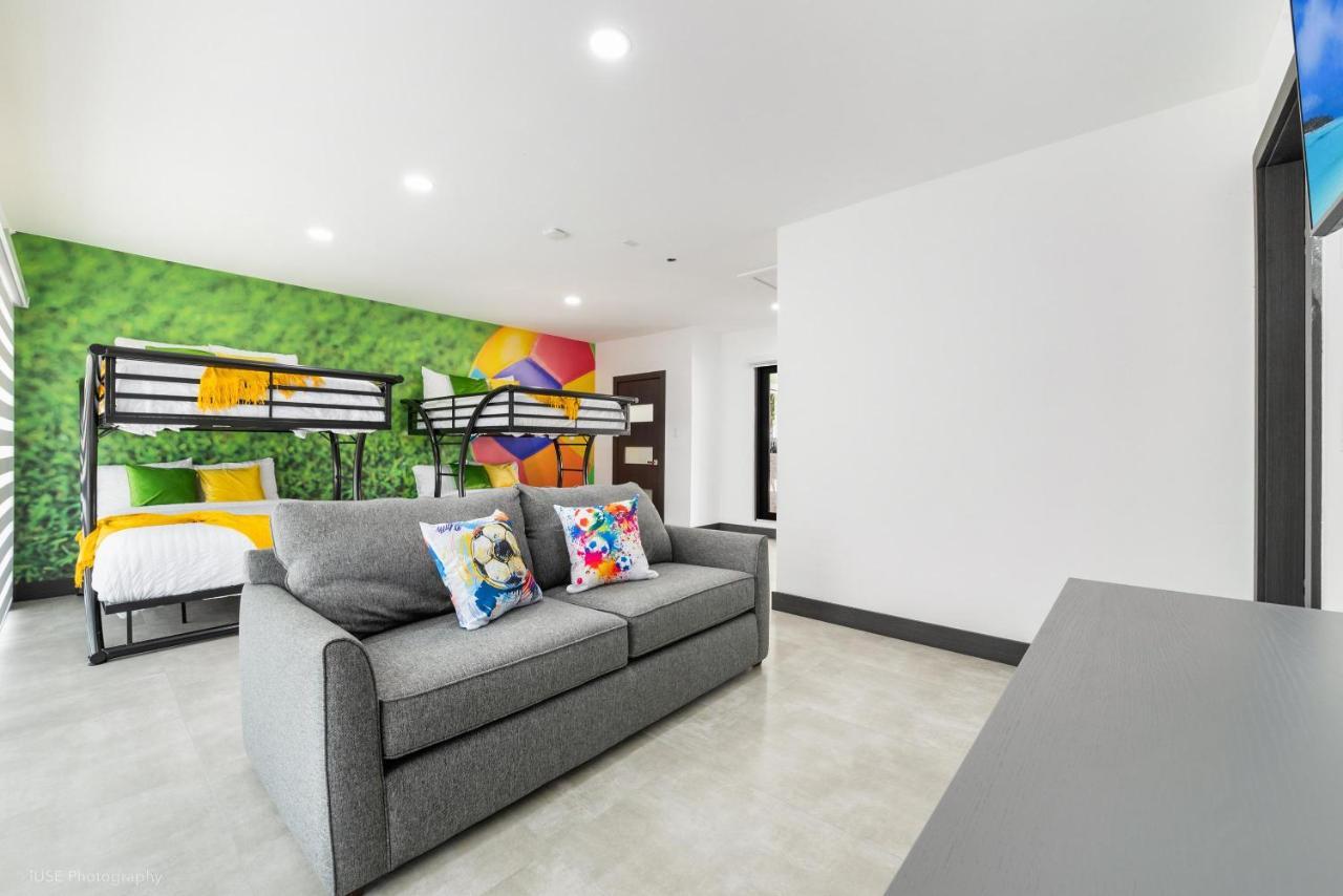 Island Paradise - Pickleball, Football, Pool Bliss L61